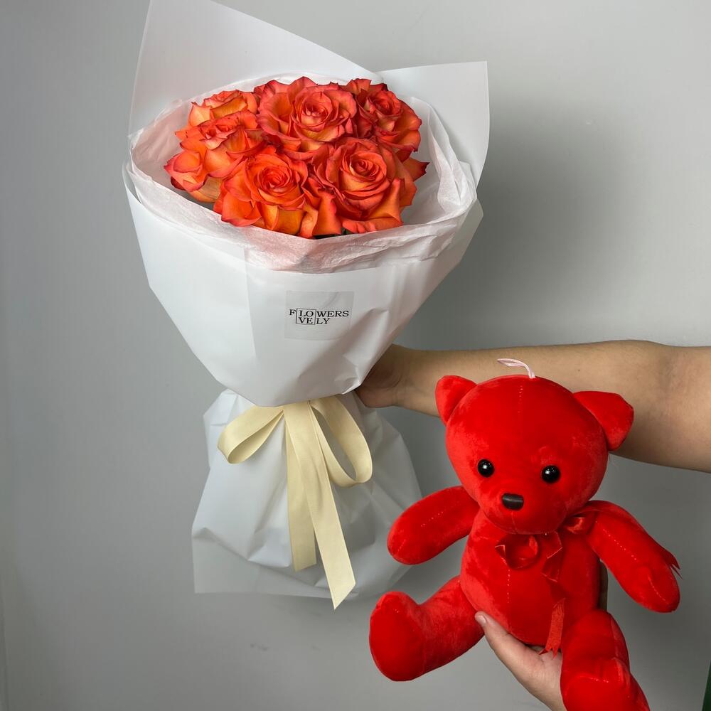 Букет роз + мишка